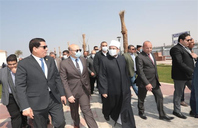 محافظ بنى سويف يشارك في إزاحة الستار عن اللوحة التذكارية الخاصة بوزير الأوقاف