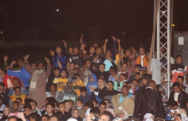 بحضور 5000 مشاهد.. مهرجان دندرة الثانى يجمع عراقة التاريخ وأصالة الفنون 