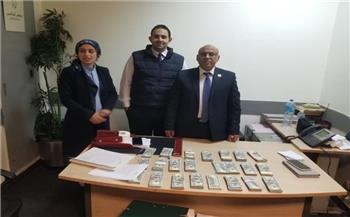 جمارك مطار القاهرة تضبط محاولتي تهريب كمية من النقد الأجنبي
