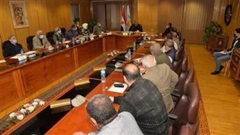 محافظ أسيوط يؤكد تقديمه لسبل الدعم لجذب استثمارات جديدة 