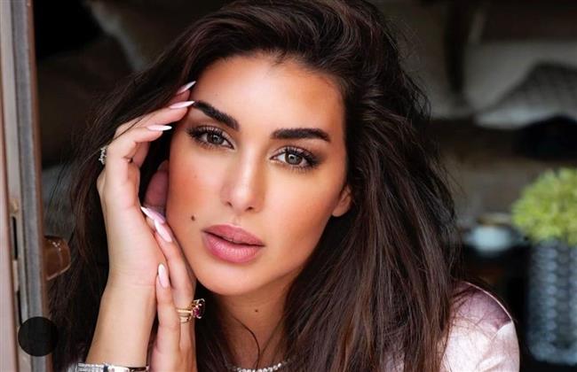 ياسمين صبري تفاجئ الجمهور بارتداء الحجاب 