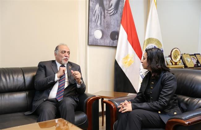 رئيس منتدى البرلمانيين العرب يشيد بالنهوض بأوضاع المرأة المصرية