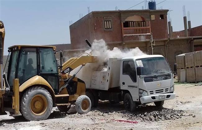 تكثيف حملات النظافة ورفع 275 طن قمامة ومخلفات بحي غرب سوهاج 