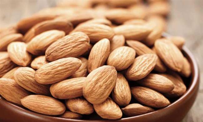 تقوية الأعصاب وتحسين وظائف المخ.. تعرف على فوائد اللوز