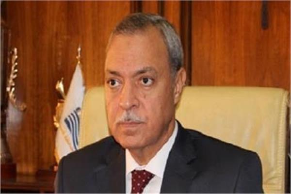 محافظ القليوبية يحيل مشرفي النظافة بمدينة بنها للتحقيق 
