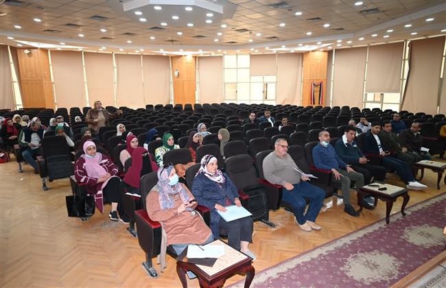 جامعة الفيوم: ورشة عمل حول تنظيم آليات العمل داخل قطاع الدراسات العليا