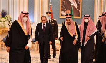 السيسى يتفقد معرض الدفاع العالمى بالرياض ويزور الجناح المصرى