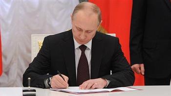   بوتين يوقع مرسومًا يحظر أو يقيد صادرات وواردات بعض المنتجات والمواد الخام من وإلى روسيا