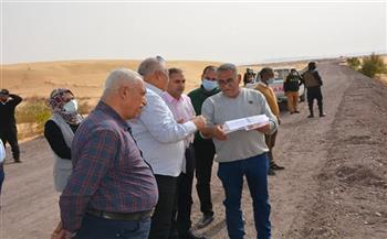 محافظ الوادى الجديد يُتابع تنفيذ توصيل الصرف الصحي لعين البرج بالخارجة