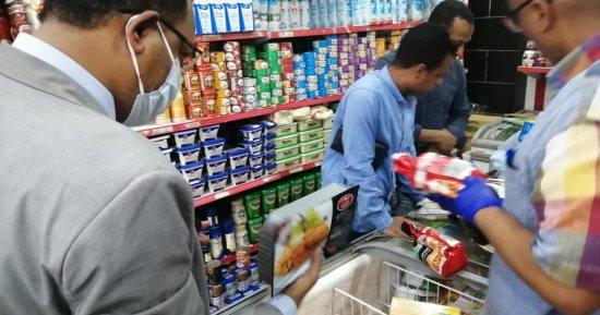 ضبط 18قضية حجب سلع غذائية و 94 قضية بيع بأزيد من السعر الرسمى 