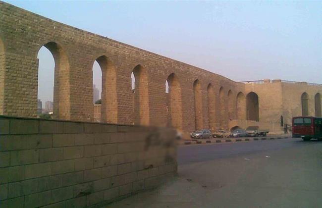 القاهرة تواصل أعمال  إزالة المناطق الملاصقة لسور مجرى العيون