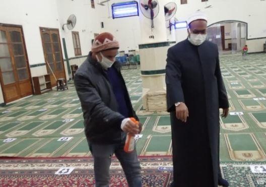 حملة نظافة وتعقيم بجميع مساجد السويس استعدادًا لشهر رمضان