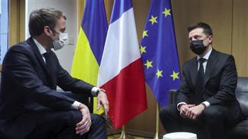   زيلينسكي يطلع نظيره الفرنسي على عملية التفاوض مع روسيا 