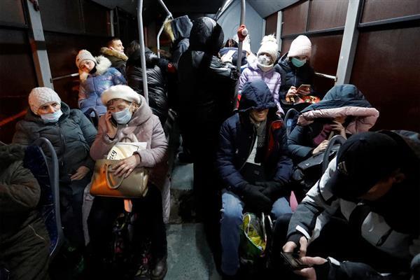 "الدفاع الروسية": إجلاء أكثر من 700 ألف شخص من "دونباس" حتى الآن
