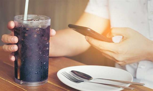 المشروبات الغازية تعيق الكبد عن تنقية السموم