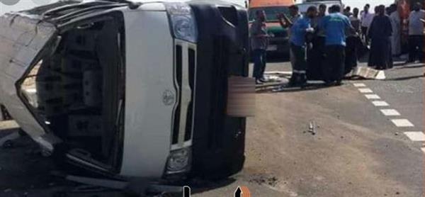 إصابة 15 شخصا إثر انقلاب سيارة بطريق الإسكندرية الصحراوى