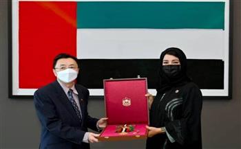   رئيس الإمارات يمنح سفير الصين وسام زايد الثاني من الطبقة الأولى