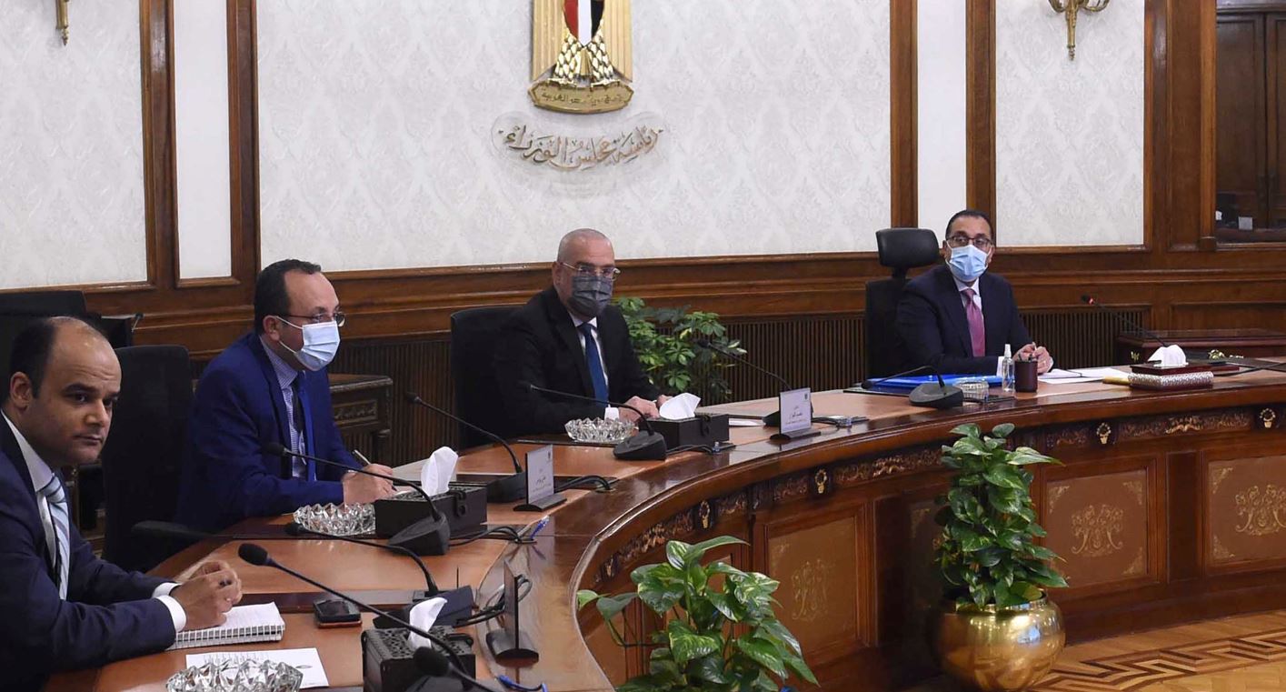 مدبولى يستعرض مقترحا لتطوير المنطقة الغربية بمدينة العلمين الجديدة
