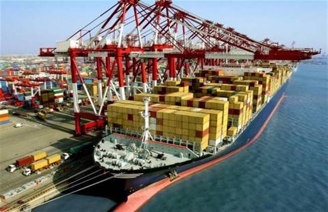 تفريغ 10 آلاف طن رخام وتداول 17 سفينة بموانئ بورسعيد