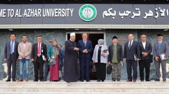 تعاون بين جامعة الأزهر وشريف هداية الله الإسلامية الحكومية بإندونيسيا