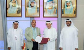 الإمارات تكرم باحثا مصريا فاز بمسابقة البحث العلمى بالجامعات العربية