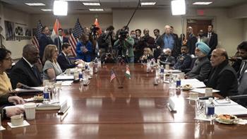   وزير الدفاع الأمريكي يجري محادثات مع نظيره الهندي