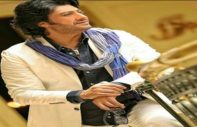 سامح يسري يفتتح صالون طلعت حرب  بندوة غنائية 