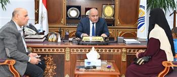 «الداودي» يستقبل 90 مواطن من مختلف مراكز قنا  للإستماع إلى شكواهم