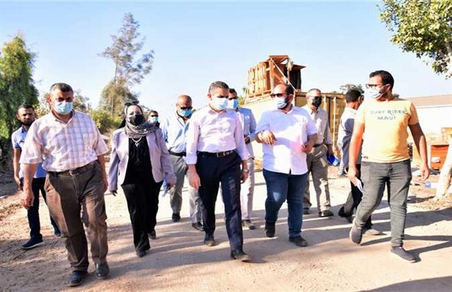 محافظ الغربية يتفقد  الطرق  بمركز زفتى 