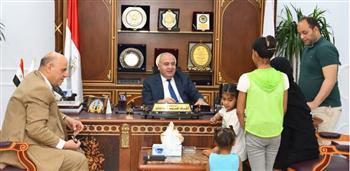 " الداودي" يستقبل 52 مواطن من مختلف مراكز قنا للإستماع إلى شكواهم