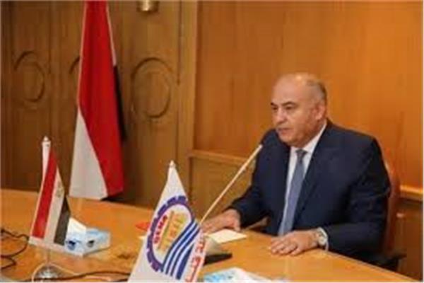خلال الأسبوع الأول لموسم حصاد الذهب الأصفر .. توريد 735 طن قمح بقنا