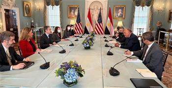   وزير الخارجية ونظيره الأمريكي يؤكدان أهمية مواصلة التشاور والتنسيق بين البلدين
