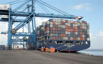   ميناء دمياط يتداول 24 سفينة للحاويات والبضائع العامة