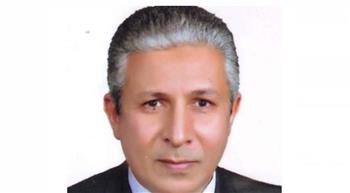   رئيس جامعة القناة يهنئ الدكتور صلاح مصيلحي 