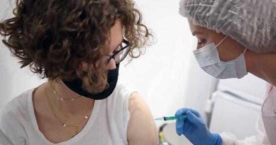 المغرب: أكثر من5.7 آلاف شخص تلقوا الجرعة الثالثة من اللقاح ضد كورونا خلال 24 ساعة