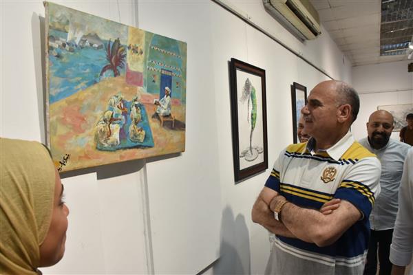 رئيس جامعة الأقصر يفتتح معرض «رمضان كريم» بكلية الفنون الجميلة