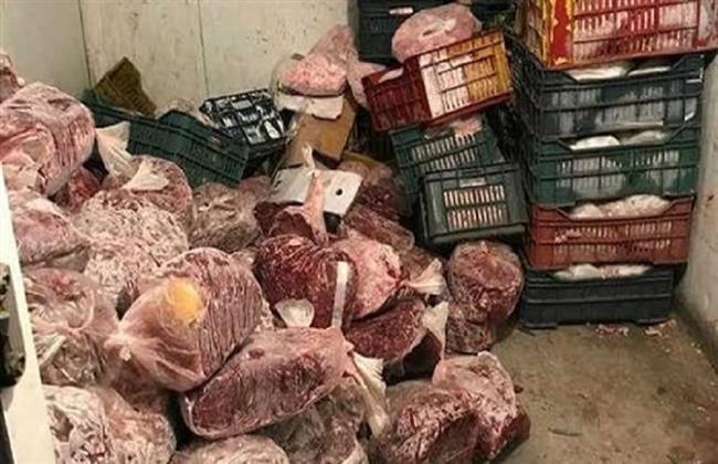 ضبط مصنعات لحوم مجهولة المصدر بالإسكندرية            