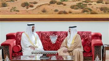   ولي عهد أبو ظبي يبحث مع ملك البحرين تعزيز العلاقات الثنائية