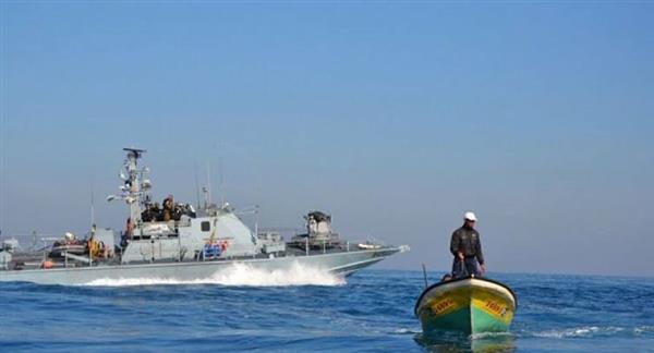 البحرية الإسرائيلية تطلق النار على الصيادين الفلسطينيين فى بحر يونس بغزة