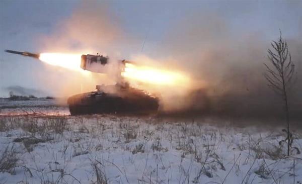 روسيا تتوعد بتكثيف غاراتها على كييف ردًا على الهجوم الأوكراني داخل أراضيها