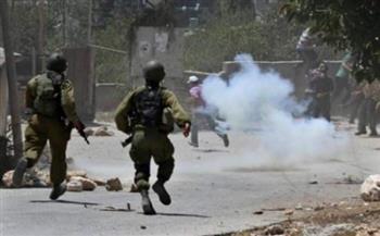   الاحتلال يصيب مواطنين فلسطينيين بالرصاص وآخرين بالاختناق بـ «نابلس»
