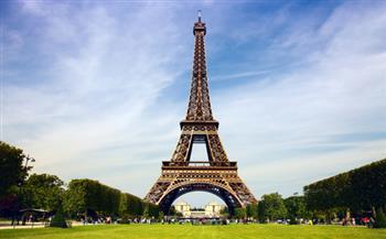   باريس وكييف يوقعان على اتفاقية لإقامة علاقة ودية بين العاصمتين