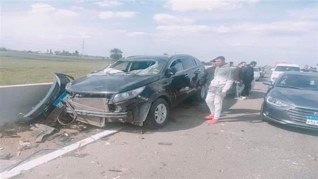 إصابة 6 اشخاص إثر حادث تصادم سيارتين بطريق المرصد بـ 15 مايو