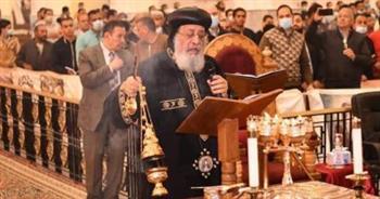 البابا تواضروس يصلي قداس ختام الصوم في دير القديس الأنبا بيشوي 