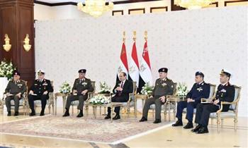   لقاء السيسى قادة القوات المسلحة بمناسبة ذكرى العاشر من رمضان يتصدر الصحف