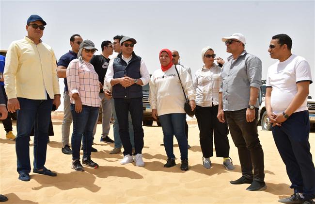 أشرف صبحي يصل الواحات البحرية لتفقد المنشآت الشبابية 