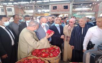   وزير التنمية المحلية ومحافظ القاهرة يتفقدان سوق العبور لمتابعة توافر السلع