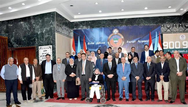 مجلس الدراسات العليا بجامعة طنطا يكرم الدكتور العيسوي