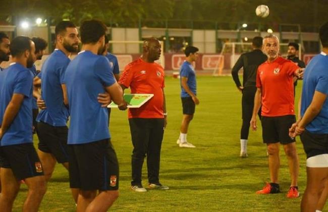 تعرّف على رسائل موسيماني للاعبيه قبل مباراة الأهلي والرجاء