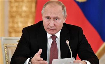   بوتين يوقع قانونا للتعامل بالروبل مع المستثمرين الأجانب في قطاع شحن الغاز المسال